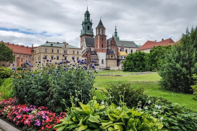 La Pologne de Varsovie à Gdańsk : villes, montagnes et lacs